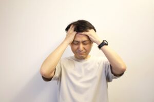 彼女がいるのに、男性が気になる。バイセクシャルかもと思った時に読む記事